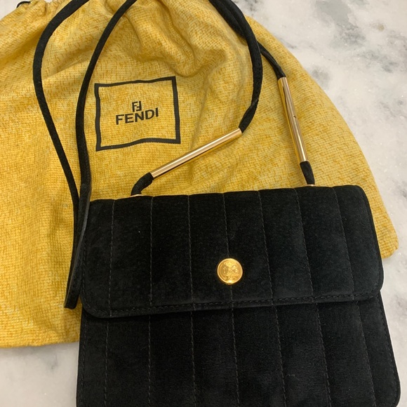 Fendi black suede crossbody bag. Authenticated - Picture 5 of 9